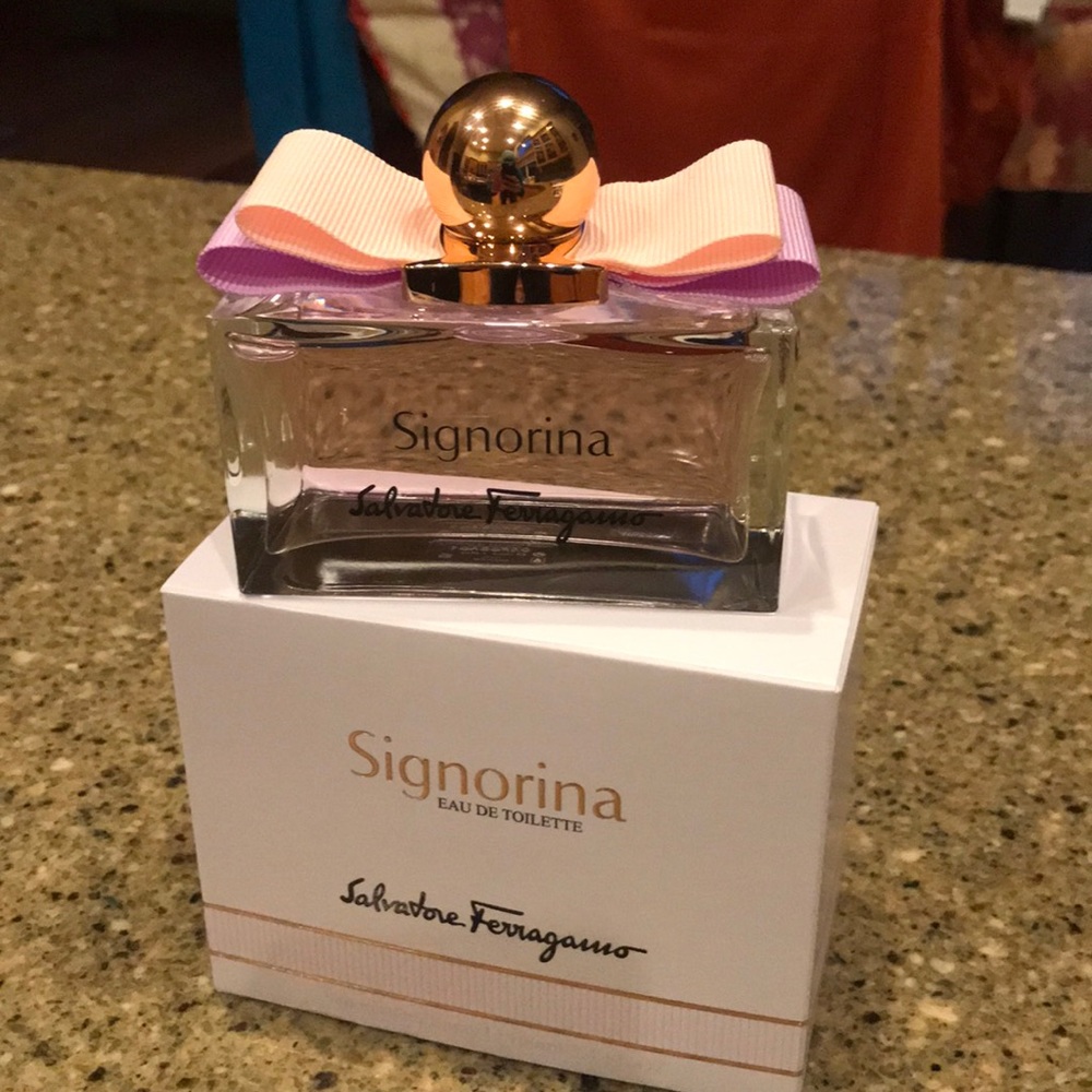 Women’s fragrance-Salvatore Ferragamo Signorina